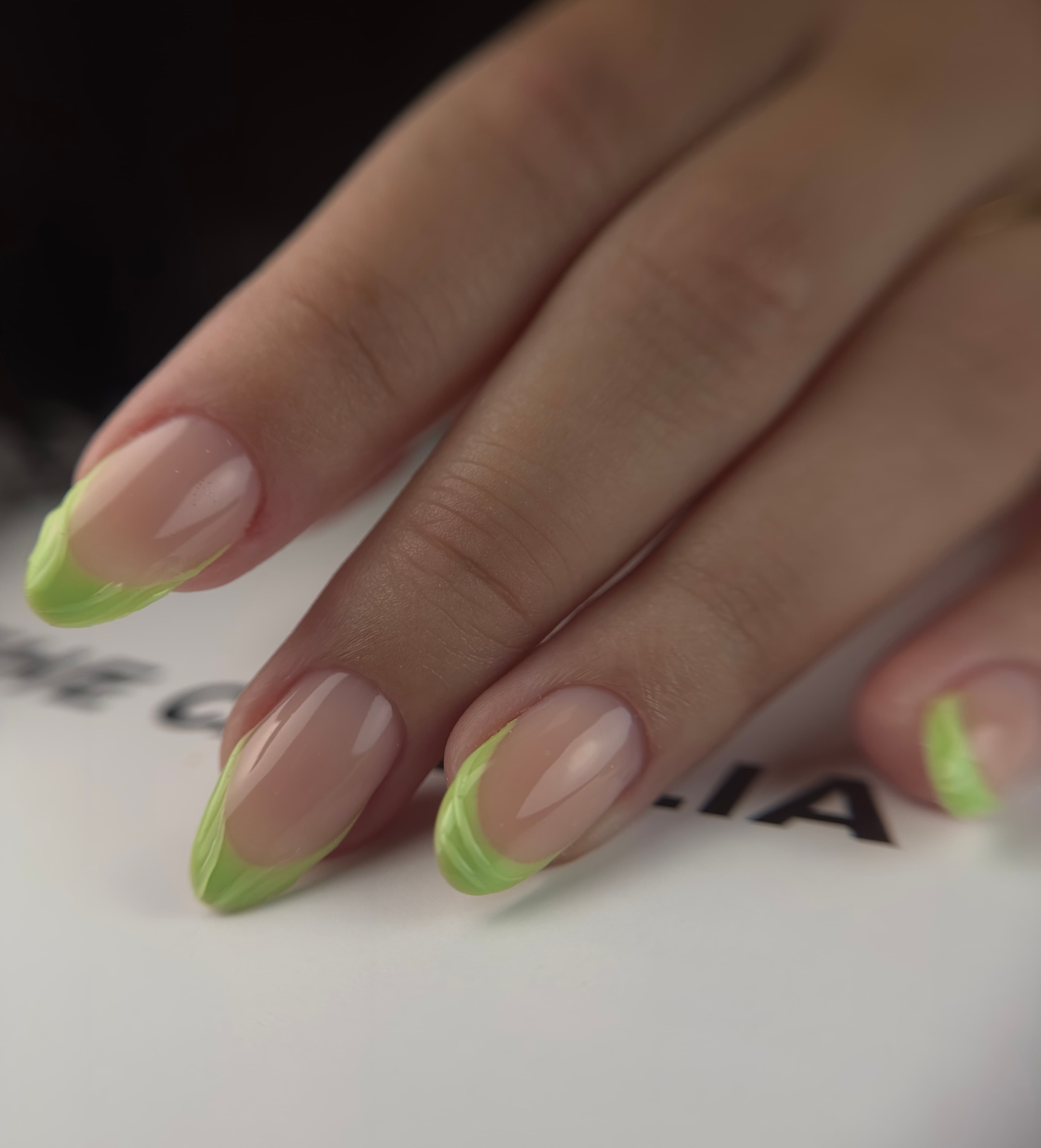 Trabajo de uñas 11